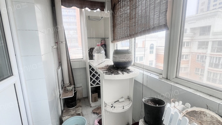 小区出行方便，周有菜市场，医院 ，校园  公园 车站-阳台A