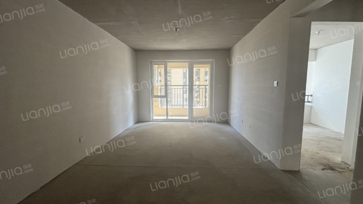 房子是南北通透的，通风效果好，采光没有遮挡-客厅