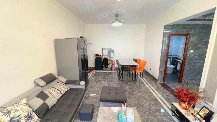 德诚公寓二手房实景图