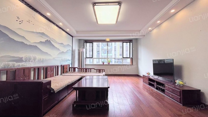 新鹏翡翠湾二手房实景图