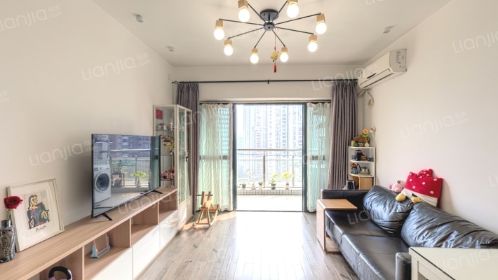 金碧翡翠华庭二手房实景图