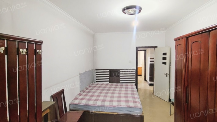 此房满五年唯一， 税低 南北通透2居，板楼公摊面积小-卧室A