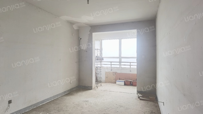 业主诚心出售，南北通透户型，集中供暖，交通便利-卧室B