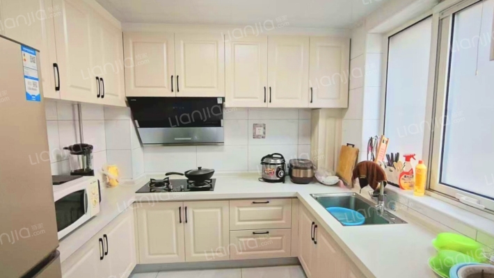 北京界三利中和城大三居双卫，户型好，离北京近的房。-厨房