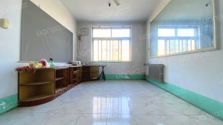 糕点厂宿舍二手房实景图