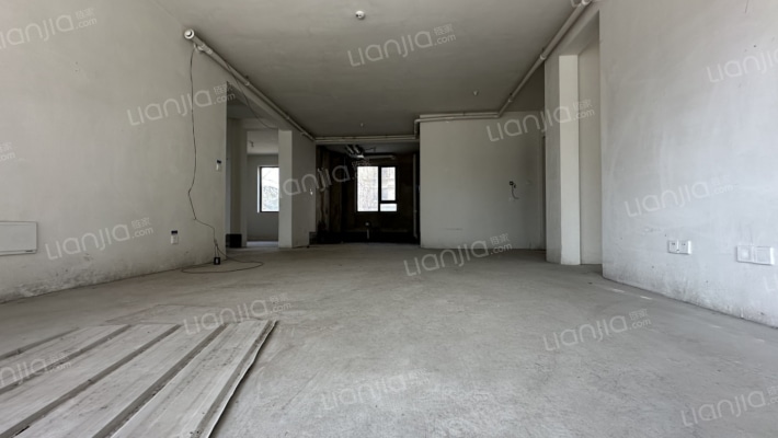 恒信·翡翠公馆二手房实景图