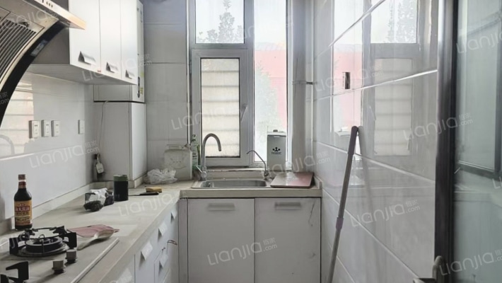 水榭春天 2室1厅 南 北-厨房