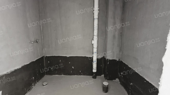 小区大社区，小区环境优美，物业管理完善，70年产权-卫生间