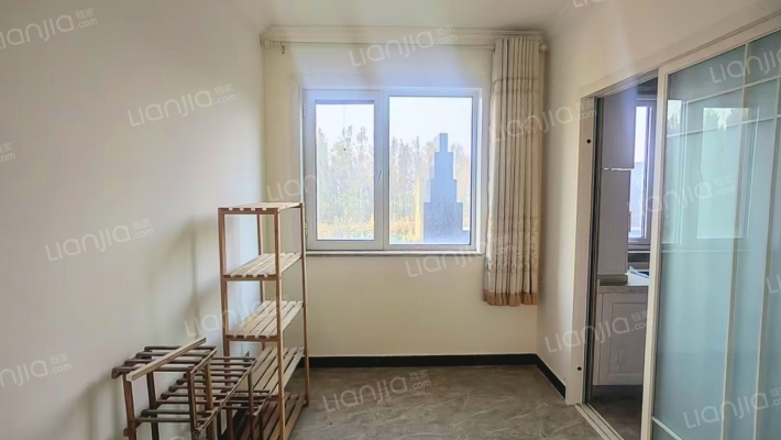 三利中和城C区南北通透大两居，精装修，看房方便随时-餐厅