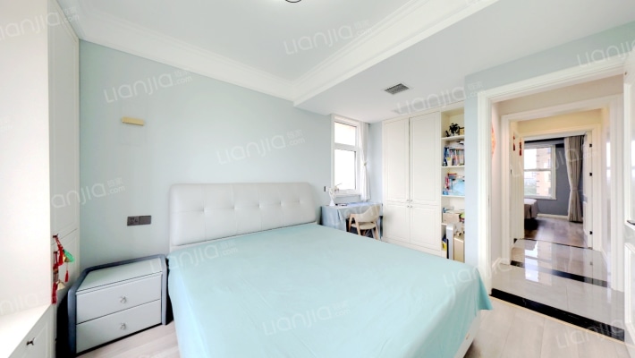 精装三居室 南北通透  房本满二-卧室B