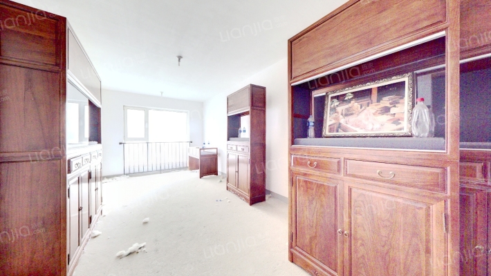 经典全南两居 房本满二 毛坯房-客厅