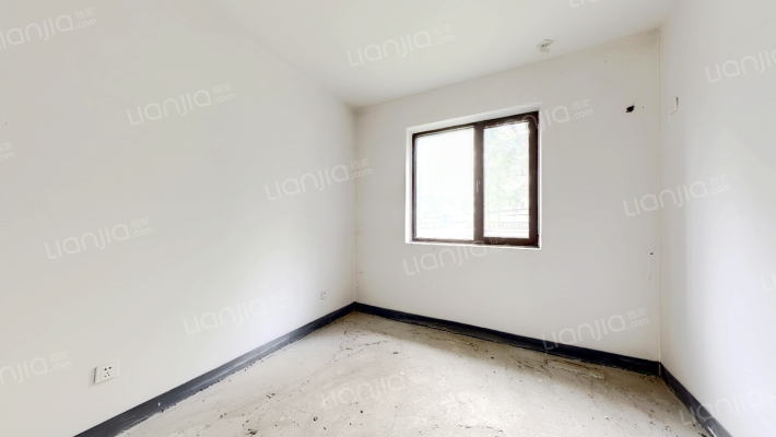 鸿坤理想湾洋房，一层带大院子，带车位，位置好-卧室A