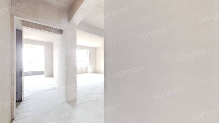 南北通透大三居 位置好 楼层好 采光好 交通便利-客厅