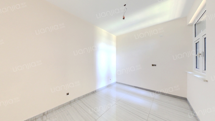 精装两居无遮挡57万·有五个地下下室-卧室A