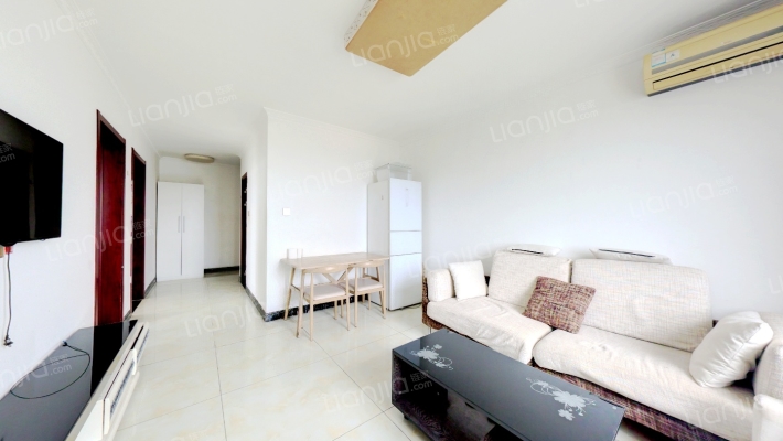 业主诚意出售，价钱可谈，看房方便。-客厅