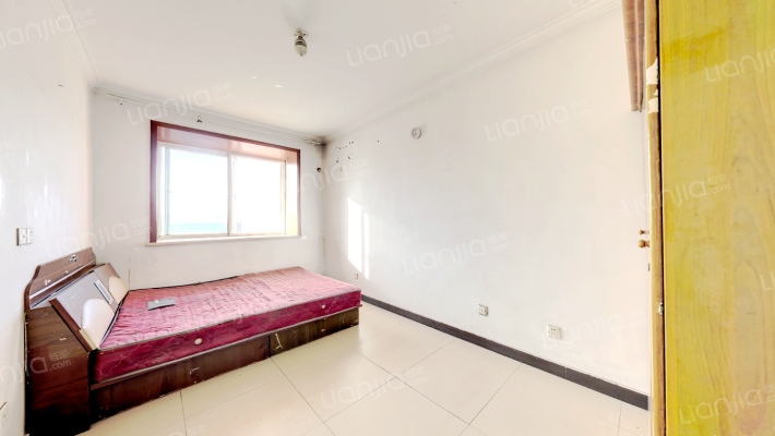 此房南北通透户型，落地窗阳台设计 ，采光视野都很好-卧室B