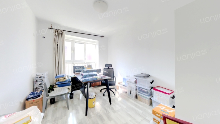 万悦城南北通透三居室带装修诚意出售-卧室C