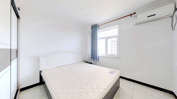 房子南北通透三居室，房本満二，拎包入住。-卧室C