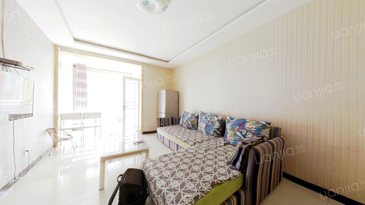 名流枫景五六期 南向一居 中间层采光好-客厅