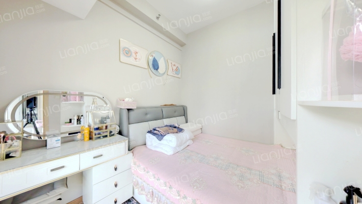 区内有自然园林楼间距开阔视野优越的户型采光好-卧室A