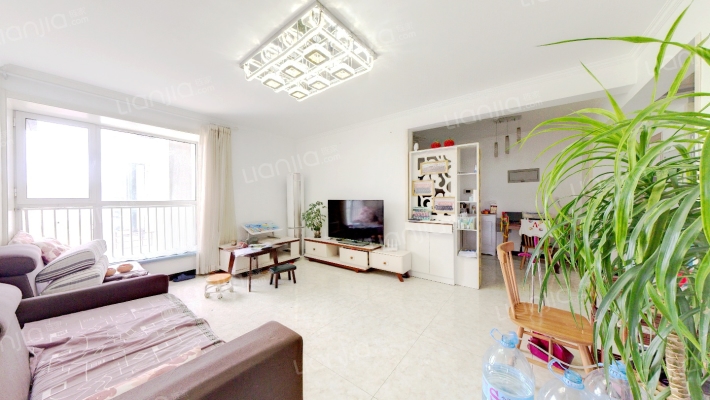 精装三居南北通透，拎包入住，诚意出售，价格可议-客厅