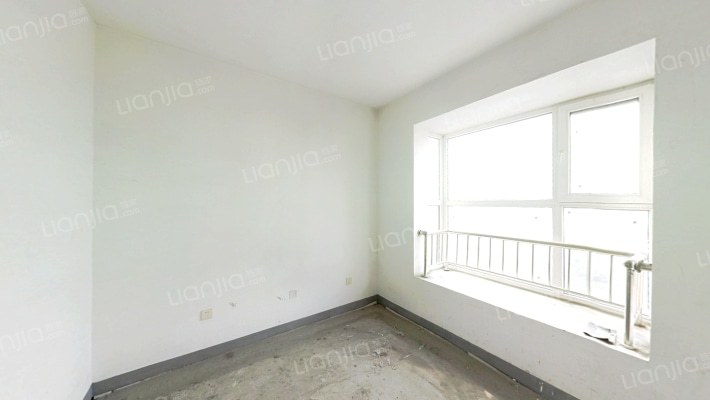 户型方正南向正规一居室，70年产权，采光视野无遮挡-卧室