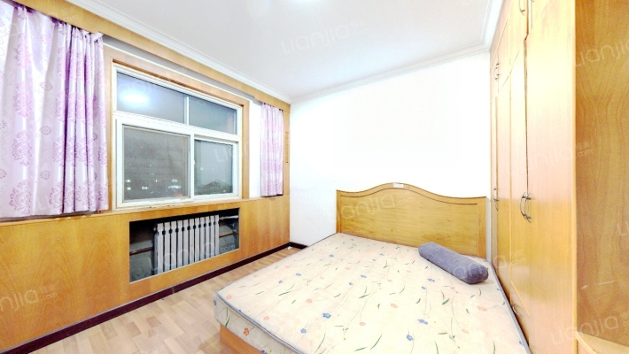 平安大街的板楼南北通透三居室85万-卧室B