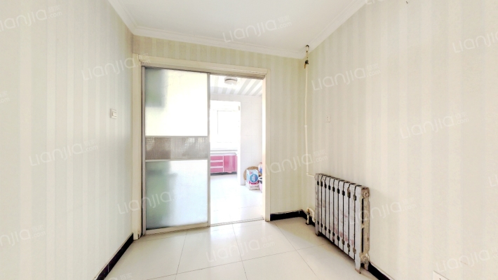 清凉寺小区 南北通透 大两居 房本满二 业主靠谱-餐厅