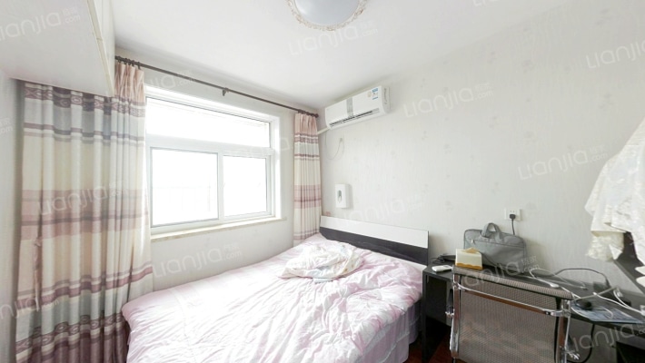 精装修，高楼层，户型方正，看房方便。-卧室C