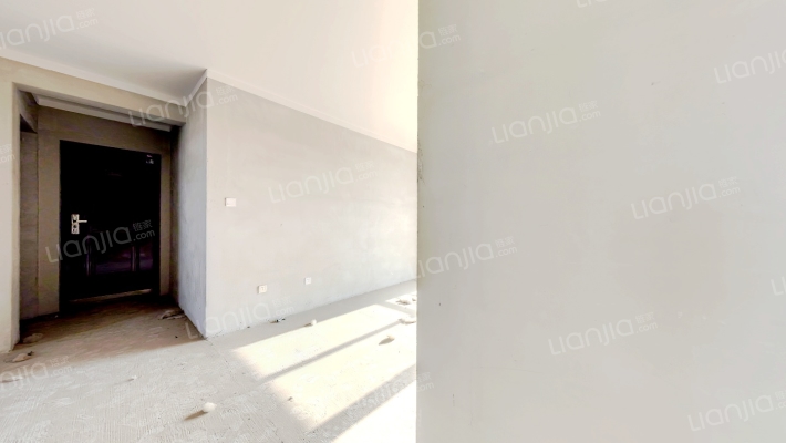 南北通透三居，采光好视野开阔，全款房无抵押-客厅