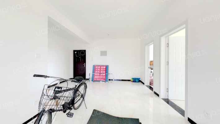 全南两居 户型方正 楼前无遮挡  视野开阔 采光充足-客厅