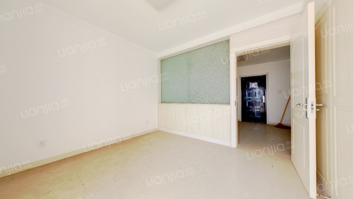 冠云路旁，一居室带阳台，全新装修，满五唯一-卧室