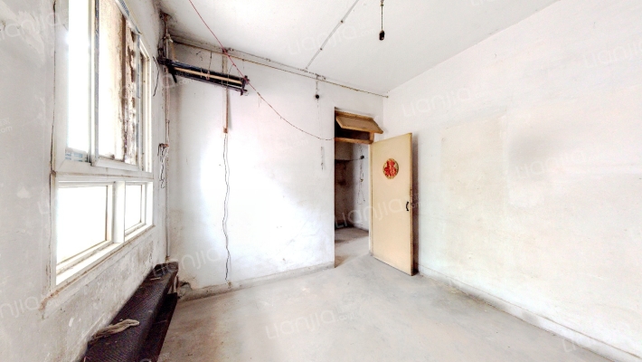 矿山局家属院，带小院，南北通透小三居。-卧室A