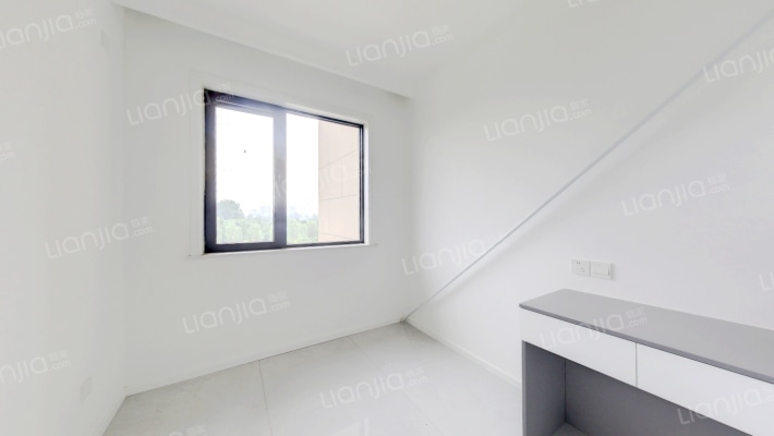 双明卫大三居，按自住标准装修的。-卧室B