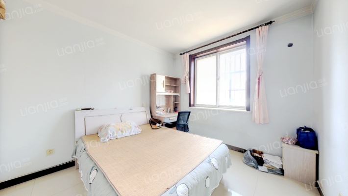 房子精装修，挨着德信公园 公摊面积小-卧室B