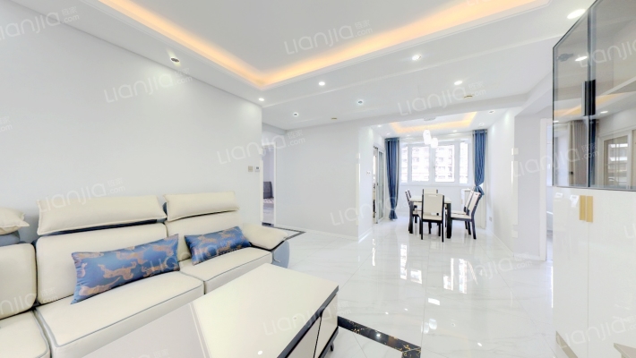 精装修  拎包入住三居室  园林小区 出行方便电梯房-客厅