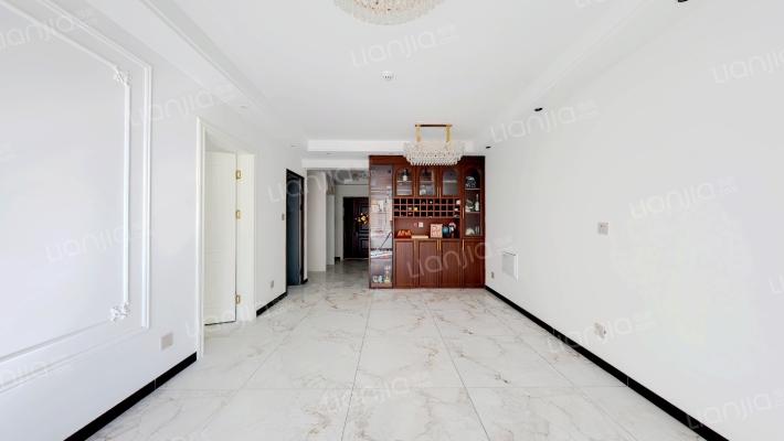 房本满二，配套齐全，采光无遮挡，可拎包入住-客厅