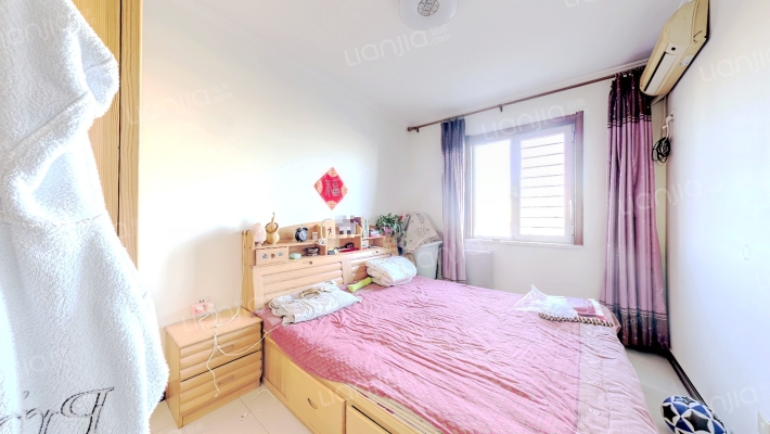 一天两户，大两居，开发区，双语旁-卧室A