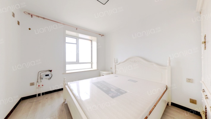 70年大产权，南北通透两居室德信公园旁电梯社区-卧室A