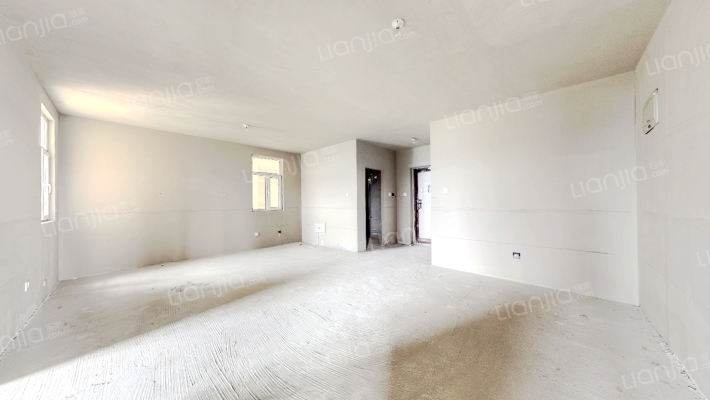 满五唯一 中间楼层 三居采光全天-客厅