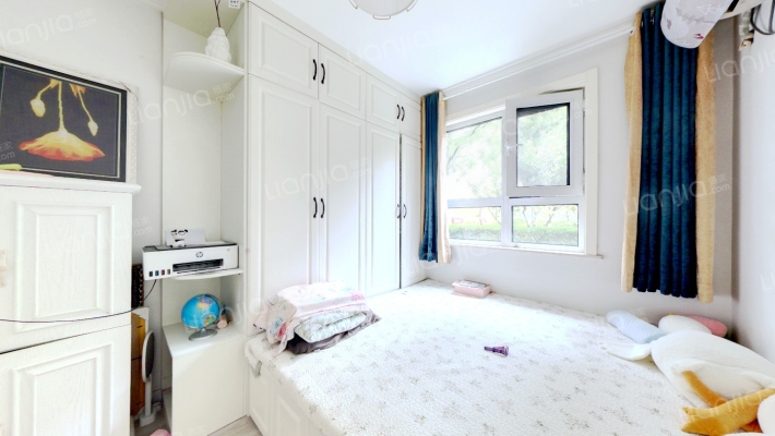 一层带院 院子70平米 自住精装修 南北通透 拎包入住-卧室A