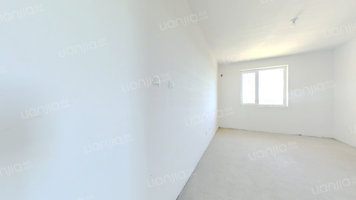 是8层洋房的，毛坯房，三居室，看房方便，采光充足-卧室A