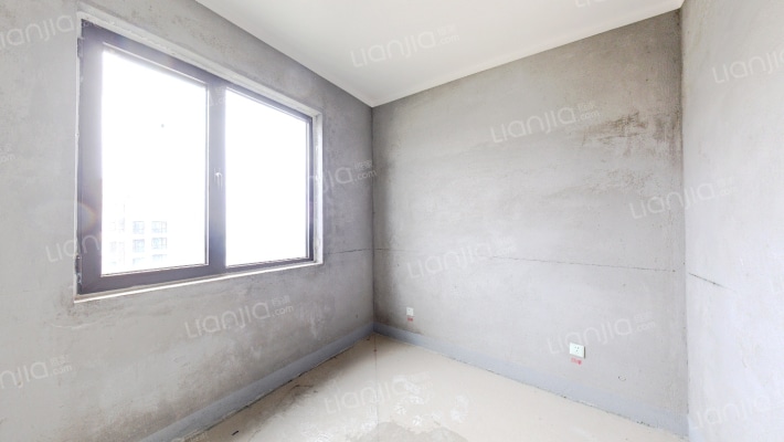 房子南北通透三居，价格便宜，崔本中-卧室B