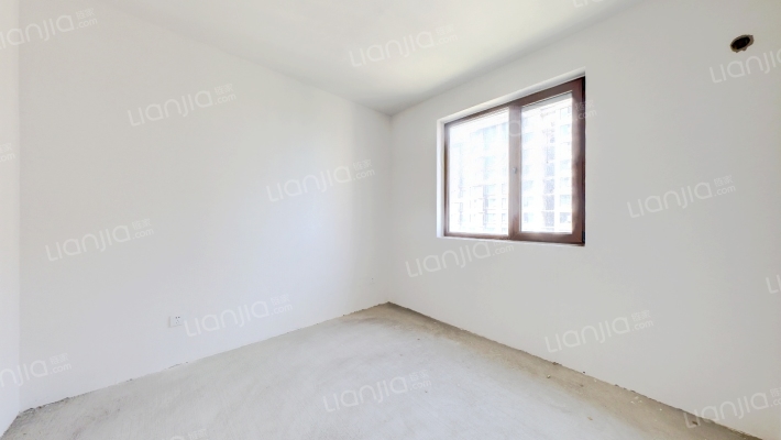 高铁新干线南北三居毛坯有房本随时看房-卧室A