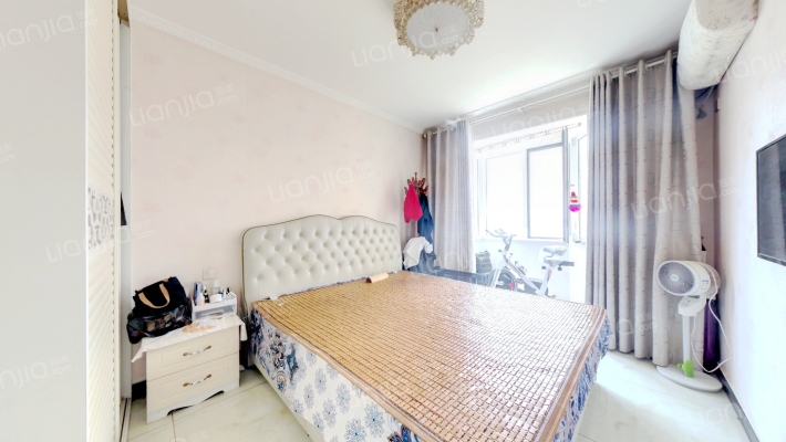 开发区 惠友钻石广场 全南两居室-卧室B