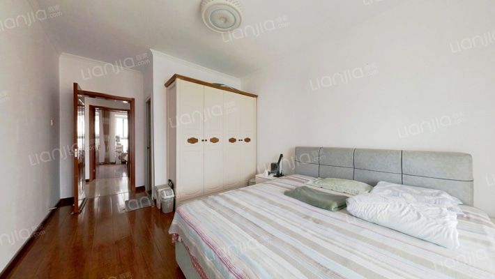 名流枫景洋房大三居双卫，南北通透，简单装修-卧室B