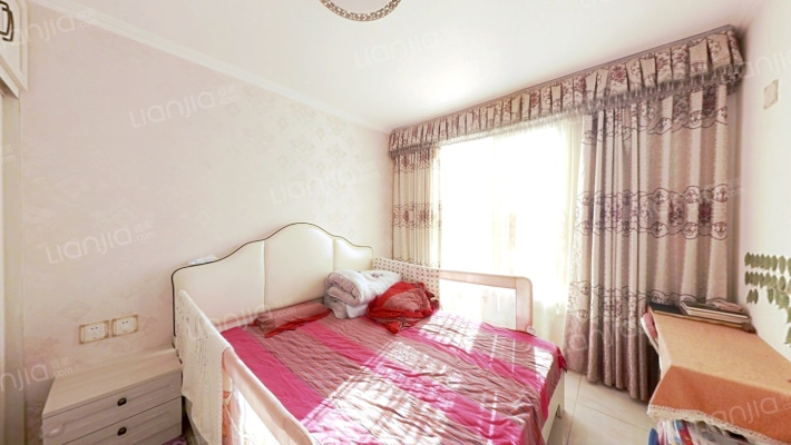 眀厨卫2居 精装修 中楼层 带家具家电 厅带阳台-卧室B