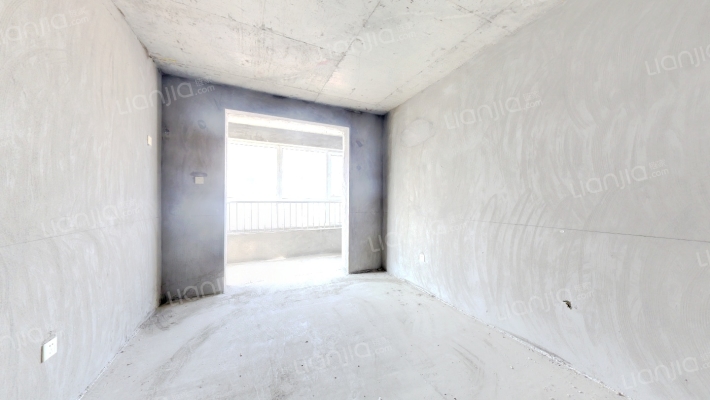 此房位于华阳路交通便利，电梯房，中间楼层-卧室