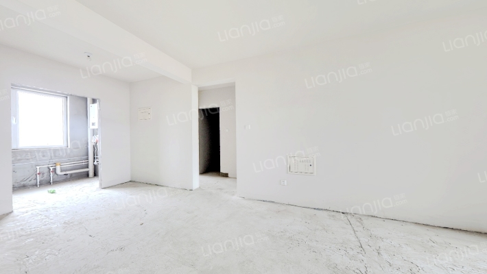 楼层好，采光好，南北通透三居。。。。。-客厅