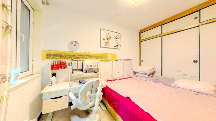 钻石院内朝南户型，采光好，精装自住，出行方便-卧室B